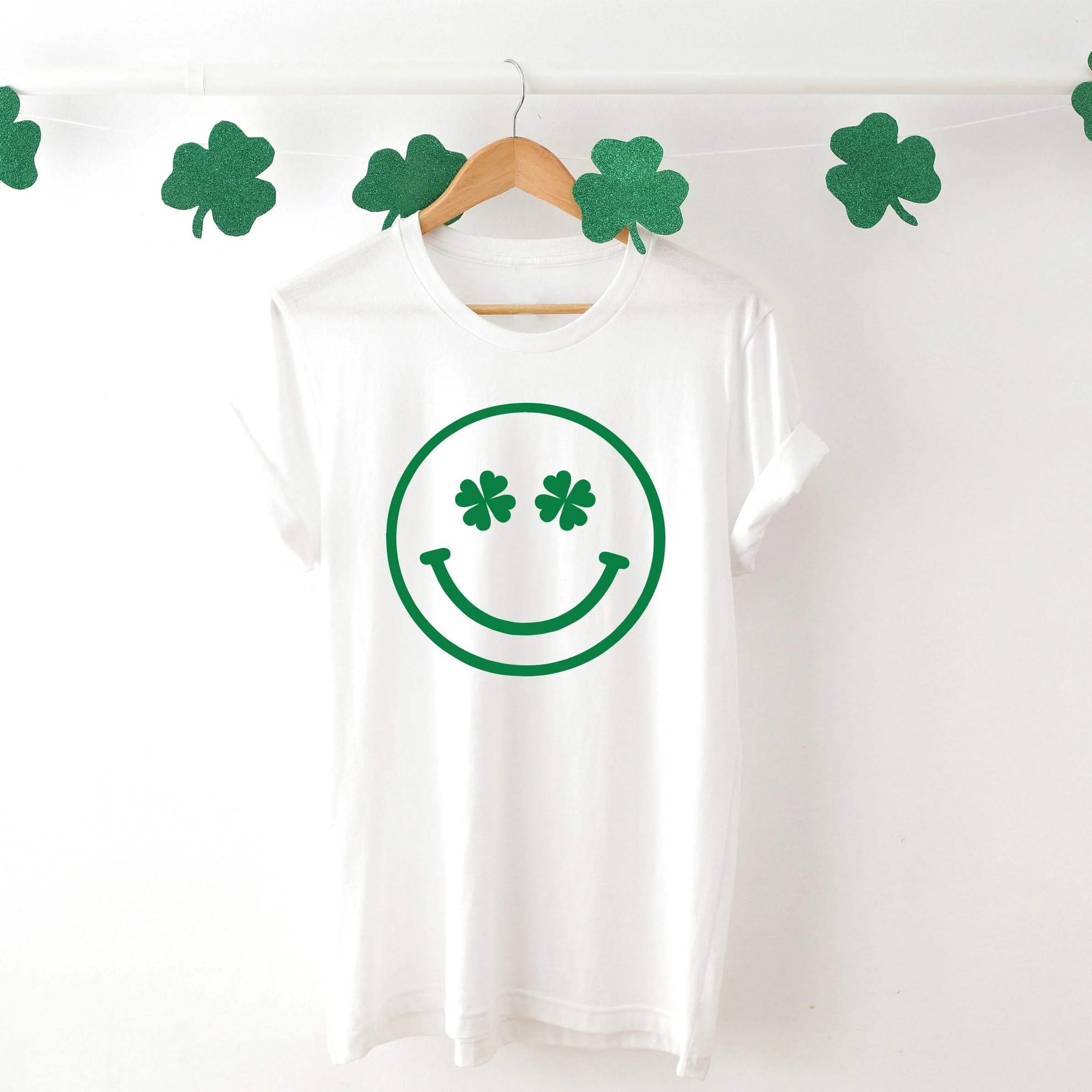 Shamrock Eyes Smiley - Unisex Tee