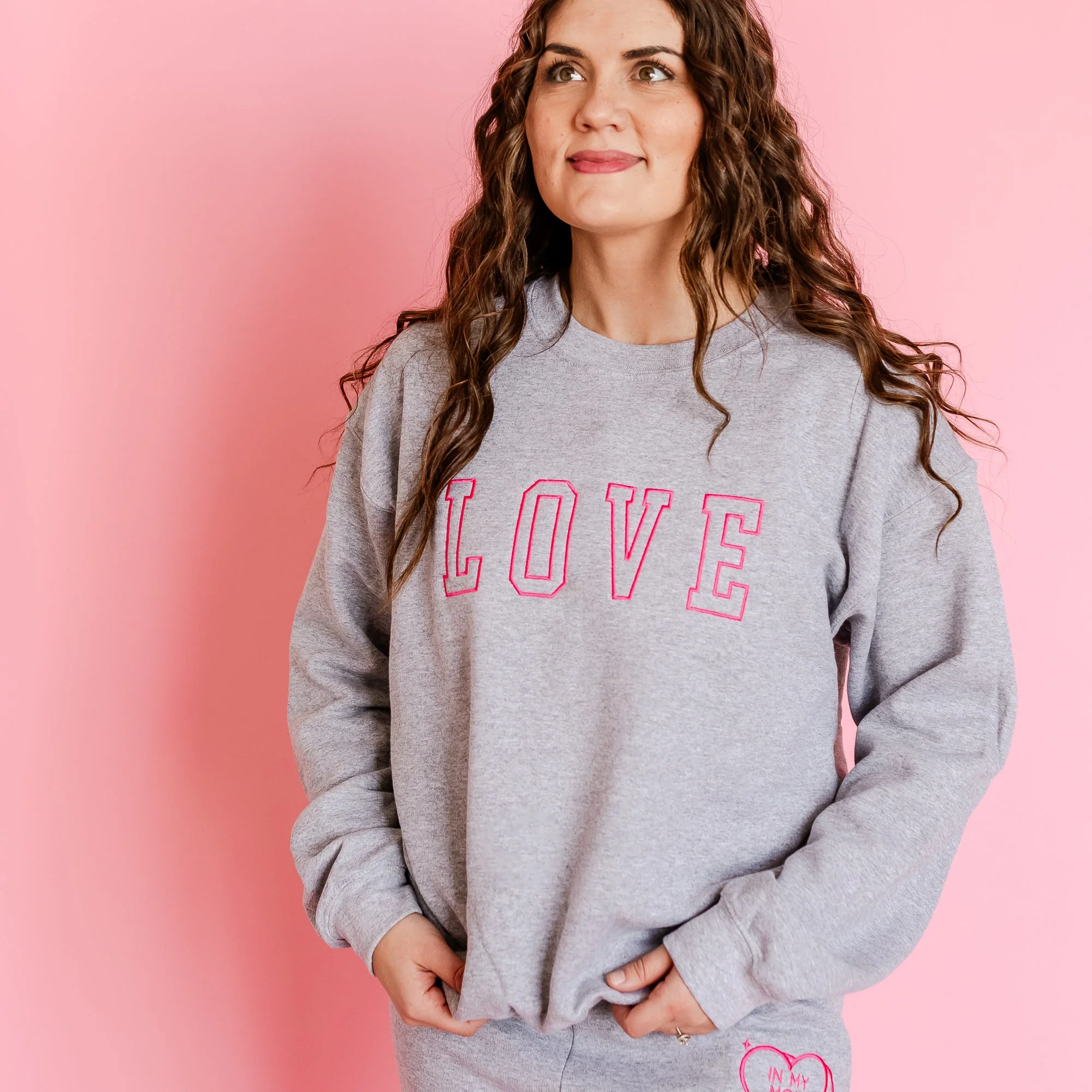 Embroidered Basic Fleece - Love - Outline