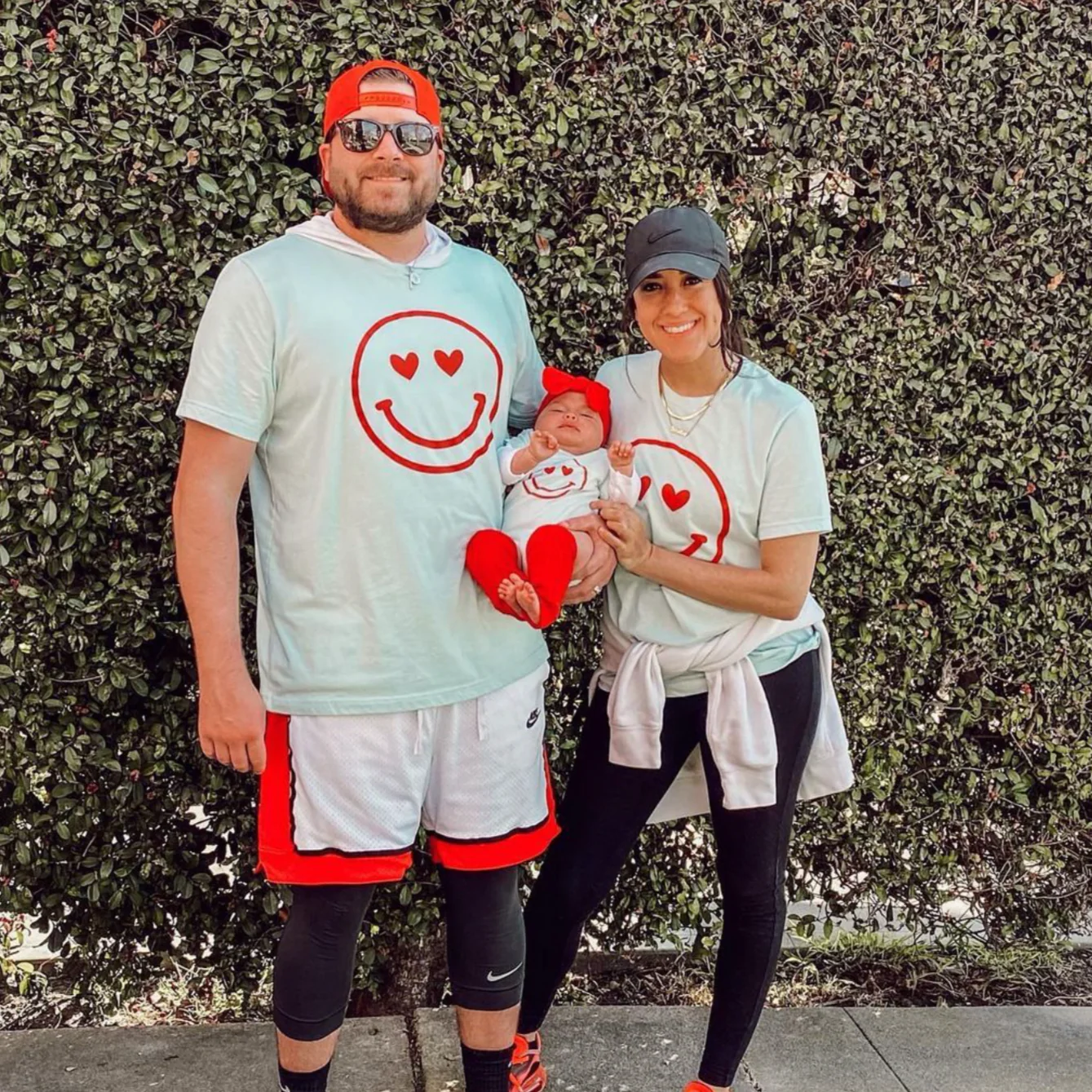 Heart Eyes Smiley Face - Unisex Tee - Image 2