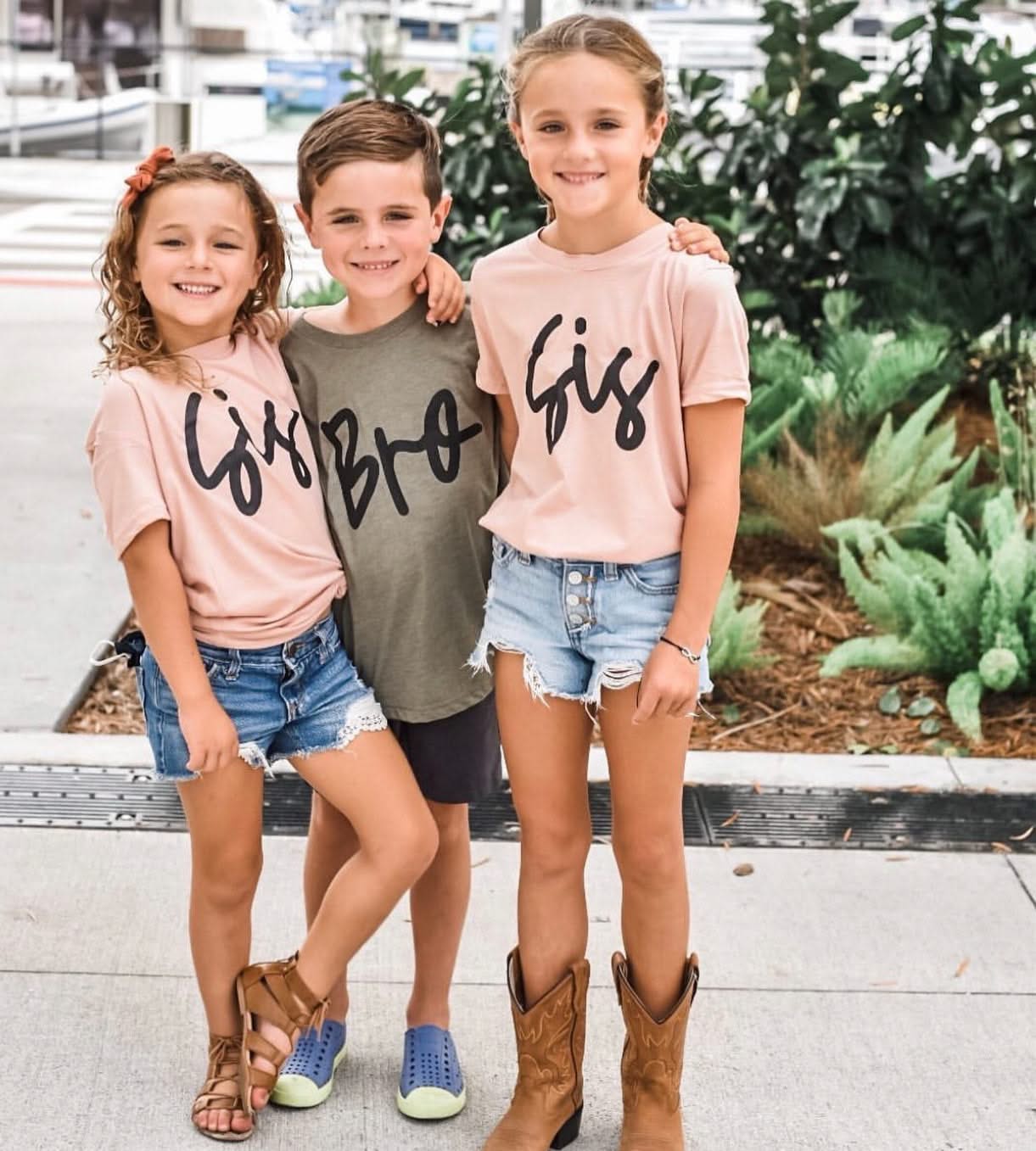 Sis (Cursive) - Child Tee - Image 10